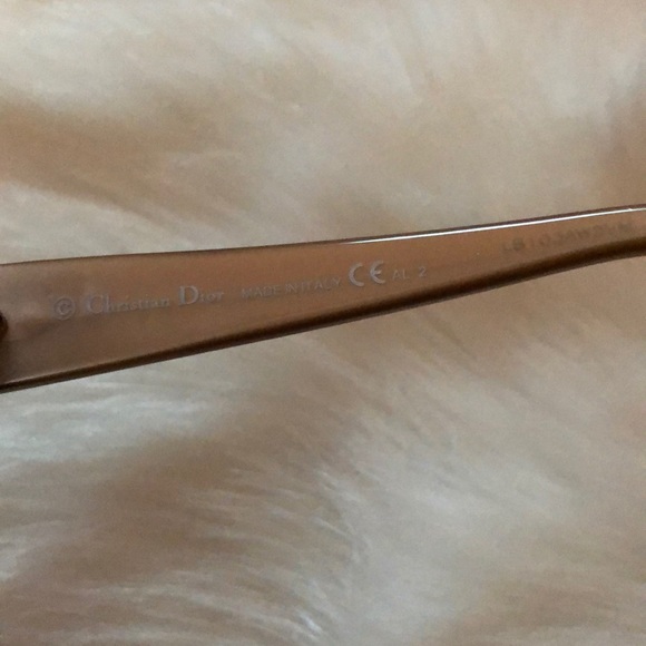 CHRISTIAN DIOR two-tone classic sunglasses! - Picture 7 of 10